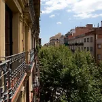Ab I Apartment *