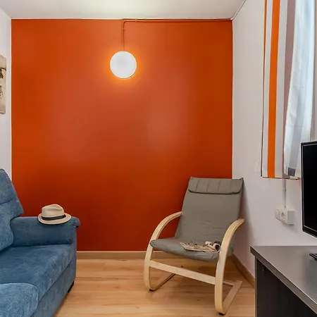 Ab I Apartment *